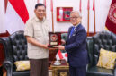 Menteri Pertahanan RI Sjafrie Sjamsoeddin menerima kunjungan Duta Besar Jepang untuk Indonesia, Ueno Atsushi, di kantor Kementerian Pertahanan, Jakarta Pusat, pada Senin (21/9/2026). (DOK. Setjen Infohan Kemhan)
