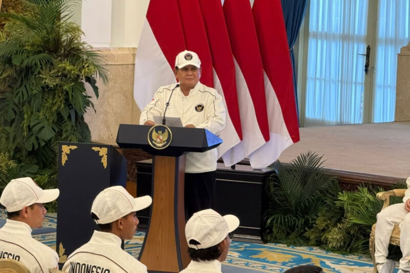 Presiden Prabowo Subianto saat melepas ratusan atlet Asian Games 2026 di Istana, Jakarta, Rabu (9/9/2026). (KOMPAS.com/ADHYASTA DIRGANTARA)
