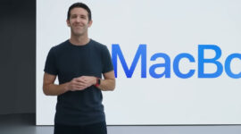 John Ternus memperkenalkan MacBook Pro dengan M1 Series.(Apple)