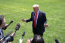 Presiden Amerika Serikat Donald Trump saat berbicara kepada media di South Lawn, Gedung Putih, Washington DC, 1 Mei 2026.(XINHUA/LI YUANQING)
