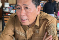 Kepala Dinas Pendidikan Kepri, Andi Agung memberikan keterangan terkait pelaksanaan belajar siswa di tengah kabut asap yang menyelimuti Kepri saat ditemui di kawasan Batam Center, Senin (28/9/2026)(KOMPAS.COM/PARTAHI FERNANDO WILBERT SIRAIT)
