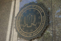 Ilustrasi logo FBI Biro Investigasi Federal AS. FBI turun tangan usut insiden penembakan di jamuan makan Gedung Putih yang dihariti Donald Trump.(SHUTTERSTOCK)
