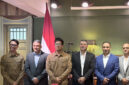 President Director PT Molay Satrya Indonesia Arie Setya Yudha bersama delegasi Angkatan bersenjata Yordania, Jordanian Armed Forces (JAF), di Kantor Molay, Jakarta Selatan, Sabtu (19/9/2026).(KOMPAS.com/FIRDA JANATI)
