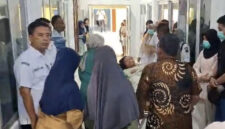 Kasus keracunan program Makanan Bergizi Gratis (MBG) yang menimpa siswa MTsN 1 Pariaman menyisakan kekhawatiran mendalam bagi orang tua korban. (Rahmat Panji (Kompas.com))
