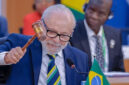 Presiden Brasil Luiz Inacio Lula da Silva (kiri) saat menyetujui konsensus Deklarasi Pemimpin G20 di Rio de Janeiro, Senin (18/11/2024). Terpisah, Presiden Brasil Luiz Inacio Lula da Silva menjalani operasi pendarahan otak yang akibat terjatuh baru-baru ini. ?Operasi pada Senin (9/12/2024) malam itu berjalan tanpa komplikasi, ungkap manajemen Rumah Sakit Suriah-Lebanon di Sao Paulo pada Selasa (10/12/2024)(G20 BRASIL)
