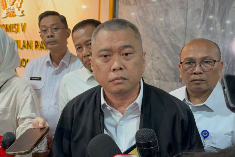Menhub Dudy Purwagandhi saat ditemui di Gedung DPR, Senayan, Jakarta, Rabu (30/9/2026). (KOMPAS.com/ADHYASTA DIRGANTARA)
