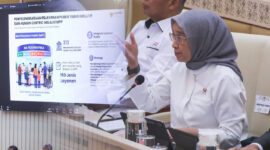 Menteri PANRB Rini Widyantini menyampaikan pandangan terkait transformasi pelayanan publik dalam Rapat Kerja bersama Komisi II DPR RI di Jakarta, Senin (7/9/2026).(DOK. Kementerian PANRB)
