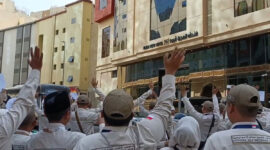Petugas haji 2026 melepas jemaah haji Indonesia dari Makkah ke Madinah pada Minggu (7/6/2026)(Dok MCH 2026)
