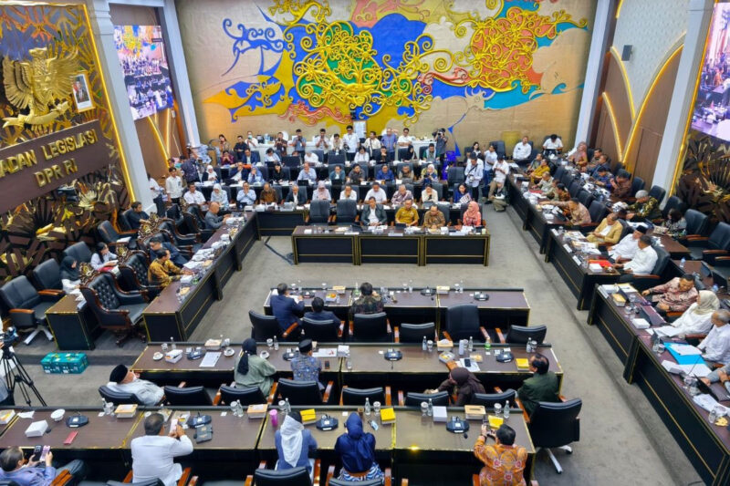 Suasana rapat Panja RUU Pengaturan Reforma Agraria antara Baleg DPR RI bersama Pemerintah, Senin (21/9/2026).(KOMPAS.com/Tria Sutrisna)
