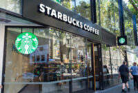 Starbucks menutup 250 gerai di AS dan Kanada pekan ini. Langkah tersebut menjadi bagian dari upaya perusahaan memulihkan kinerja bisnis.()
