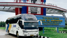 Ilustrasi Bus DAMRI rute Pontianak-Kuching (Dok. DAMRI)