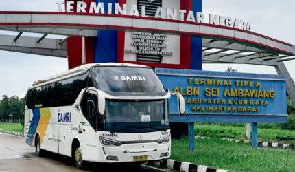 Ilustrasi Bus DAMRI rute Pontianak-Kuching (Dok. DAMRI)