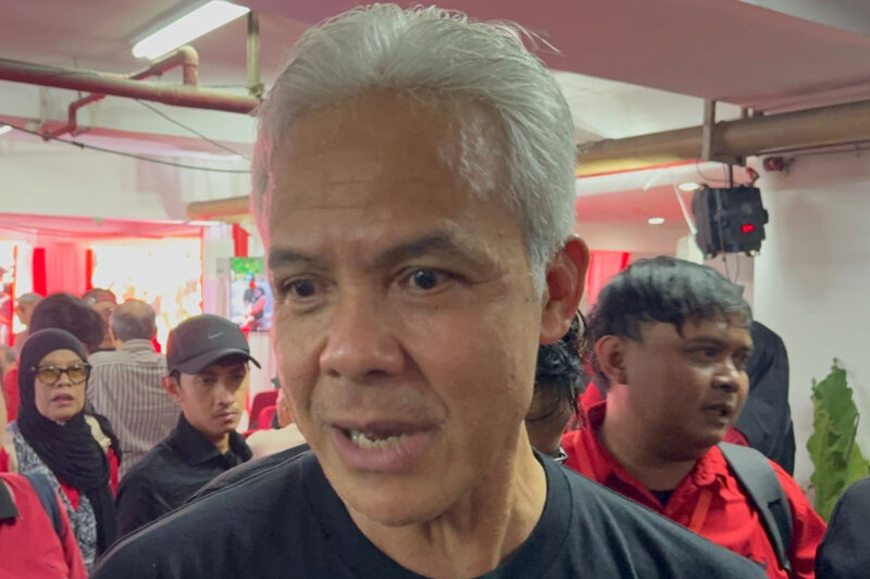 Ketua DPP PDI-P sekaligus mantan capres 2024 Ganjar Pranowo mendesak pemerintahan Presiden Prabowo Subianto untuk menetapkan kebakaran hutan dan lahan (karhutla) sebagai bencana nasional.(KOMPAS.com/ADHYASTA DIRGANTARA)
