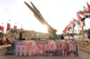 Rudal Zolfaghar buatan Iran saat ditampilkan di Lapangan Azadi di Teheran, 2 Agustus 2026, ketika perang Iran melawan Amerika Serikat dan Israel masih berlangsung.(AFP/ATTA KENARE)
