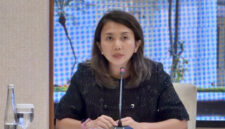 Juru Bicara Kementerian Luar Negeri RI, Yvonne Mewengkang saat konferensi pers di Kantor Kemenlu, Jakarta Pusat, Kamis (13/8/2026).(KOMPAS.com/FIRDA JANATI)

