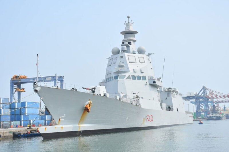Kapal perang Rusia RFS Marshal Shaposhnikov (543) sandar di Dermaga IKT Eks Presiden, Tanjung Priok, Jakarta Utara, Rabu (30/9/2026). (DOK. Koderal III)
