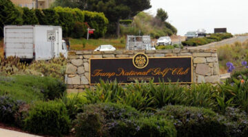 Pintu masuk Trump National Golf Club atau lapangan golf Trump di California, Amerika Serikat (AS).(Tangkapan layar via Sky News)
