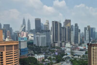 Pemandangan gedung-gedung pencakar langit di Kuala Lumpur dari Hotel Mercure Kuala Lumpur Shaw Parade, Kuala Lumpur, Malaysia, Rabu (3/12/2025).(KOMPAS.com/Ardito Ramadhan)
