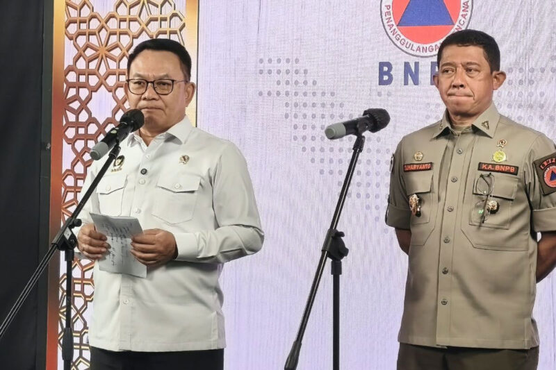 Menteri Koordinator Politik dan Keamanan (Menko Polkam) Jenderal (Purn) Dudung Abdurachman (kiri). (KOMPAS.COM/Febrianto Adi Saputro)(Febrianto Adi Saputro)
