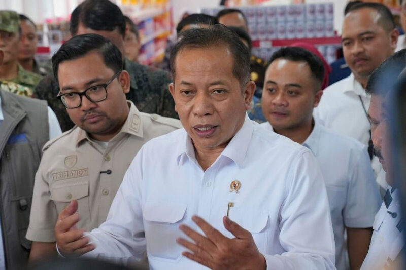 Menteri Koperasi (Menkop) Ferry Juliantono menegaskan pihaknya sedang menawarkan agar Kopdes Merah Putih bisa ikut menyalurkan gaji ASN.(Dok. Kemenkop)
