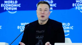 Elon Musk meramalkan humanoid akan lebih banyak jumlahnya dibanding manusia, saat berbicara di forum diskusi World Economic Forum yang digelar di Davos, Swiss, akhir Januari 2026.(Euronews)
