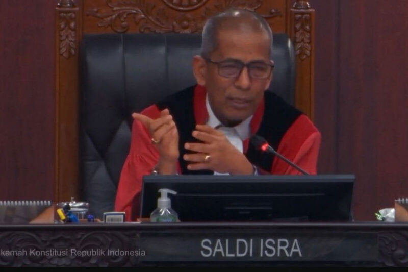Wakil Ketua MK Prof. Saldi Isra. Saldi sebut makin banyak anak muda yang melakukan pengujian UU di MK dalam 3 tahun terakhir.( Tangkap Layar YouTube Mahkamah Konstitusi )
