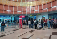 Calon penumpang pesawat melakukan proses check-in di Bandara SSK II Pekanbaru, Riau, beberapa waktu lalu.(KOMPAS.com/Dok. Bandara SSK II Pekanbaru.)
