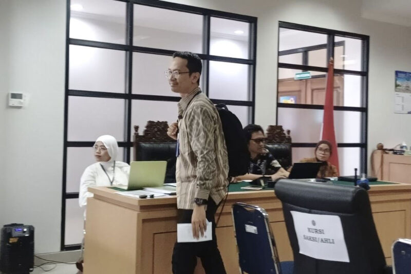 Ahli Hukum Administrasi Negara, Richo Andi Wibowo hadir dalam persidangan gugatan gelar pahlawan presiden Soeharto di PTUN Jakarta Timur pada Senin (12/10/2026).(KOMPAS.com/Muhammad Wildan Alghofari)
