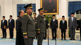 Jenderal Tandyo Budi Revita dan Jenderal Maruli Simanjuntak dilantik Presiden Prabowo Subianto di Istana Kepresidenan, Jakarta, Kamis (15/10/2026). (KOMPAS.com/ADHYASTA DIRGANTARA)