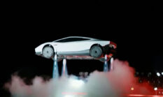 Elon Musk Pamer Tesla Roadster yang Bisa Melayang, Produksi Ditargetkan 2028