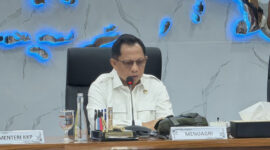 Menteri Dalam Negeri (Mendagri) Muhammad Tito Karnavian dalam agenda Rapat Pemulihan Pascabencana Sumatera, di Kantor Kemendagri, Jakarta Pusat, Rabu (21/10/2026).(KOMPAS.com/FIRDA JANATI)
