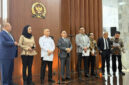 DPR dan pemerintah mengumumkan penerbitan Perpres Ojol di Gedung DPR, Senayan, Jakarta, Kamis (8/10/2026). (KOMPAS.com/ADHYASTA DIRGANTARA)
