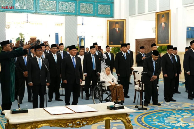 Presiden Prabowo Subianto resmi melantik sejumlah tokoh menjadi anggota Dewan Pertimbangan Presiden (Wantimpres) pada, Jumat (2/10/2026).(Tangkapan layar Youtube Sekretariat Presiden.)
